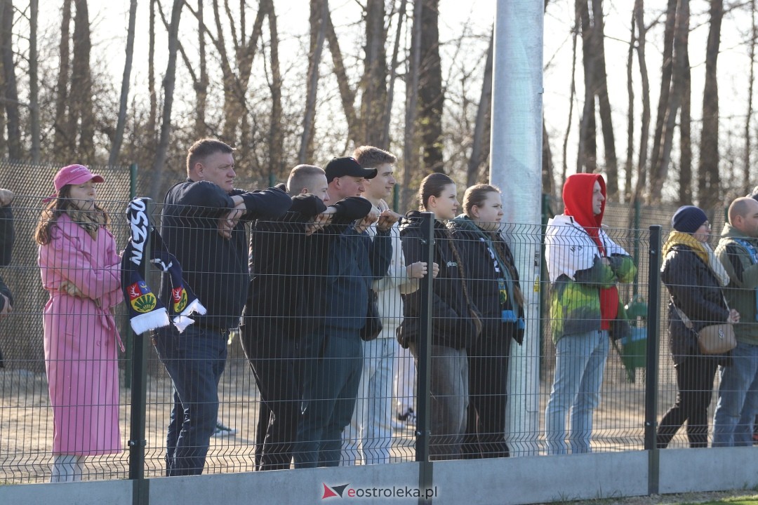KS CK Troszyn - MKS Przasnysz [29.03.2025] - zdjęcie #49 - eOstroleka.pl