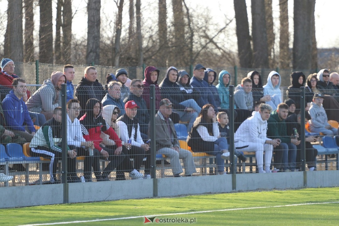 KS CK Troszyn - MKS Przasnysz [29.03.2025] - zdjęcie #38 - eOstroleka.pl
