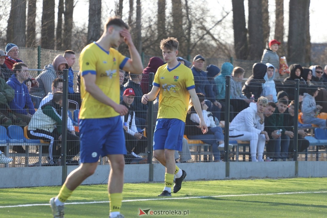KS CK Troszyn - MKS Przasnysz [29.03.2025] - zdjęcie #27 - eOstroleka.pl