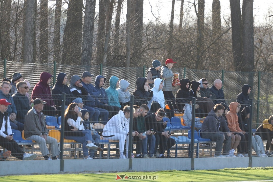 KS CK Troszyn - MKS Przasnysz [29.03.2025] - zdjęcie #21 - eOstroleka.pl