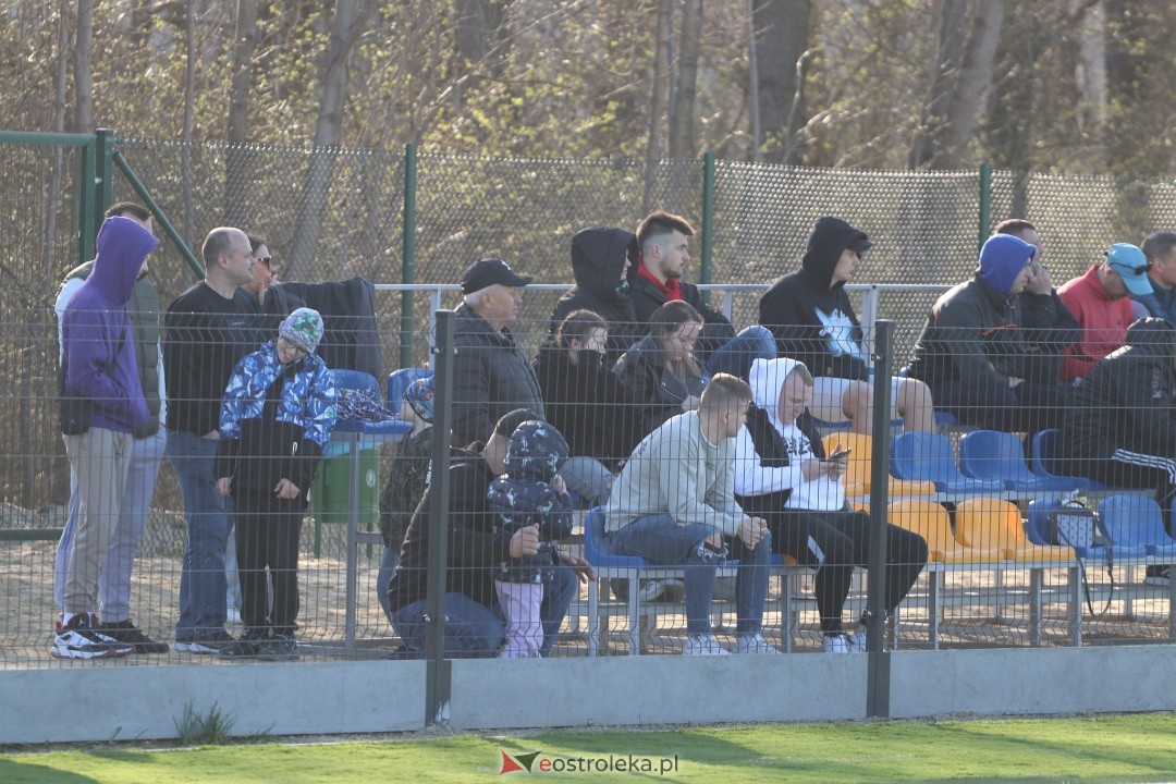 KS CK Troszyn - MKS Przasnysz [29.03.2025] - zdjęcie #20 - eOstroleka.pl