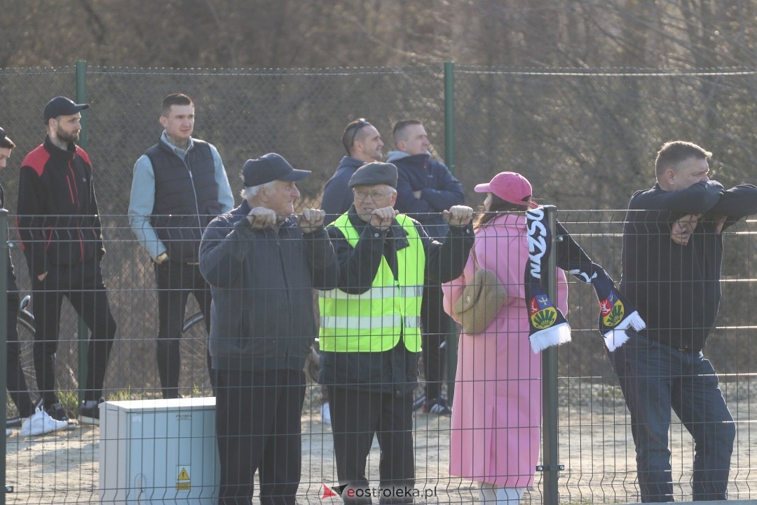 KS CK Troszyn - MKS Przasnysz [29.03.2025] - zdjęcie #18 - eOstroleka.pl