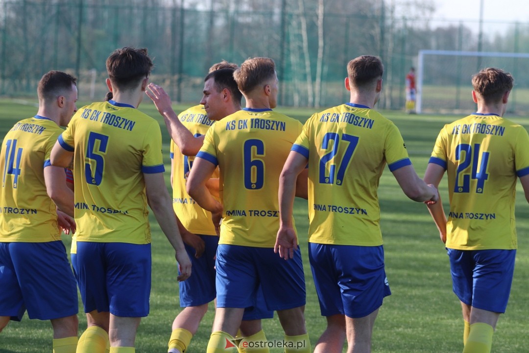 KS CK Troszyn - MKS Przasnysz [29.03.2025] - zdjęcie #6 - eOstroleka.pl