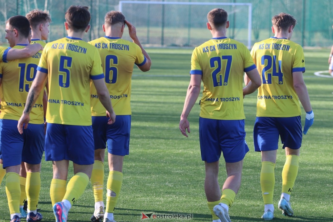 KS CK Troszyn - MKS Przasnysz [29.03.2025] - zdjęcie #5 - eOstroleka.pl