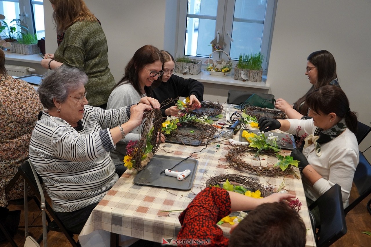 Niedziela w Muzeum Kultury Kurpiowskiej - Wiosenne Wianki [30.03.2025] - zdjęcie #26 - eOstroleka.pl