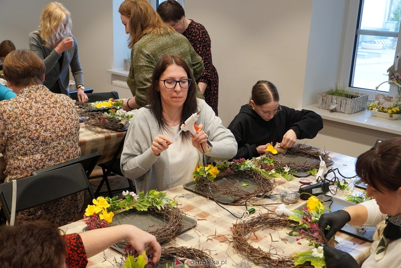 Niedziela w Muzeum Kultury Kurpiowskiej - Wiosenne Wianki [30.03.2025] - zdjęcie #23 - eOstroleka.pl