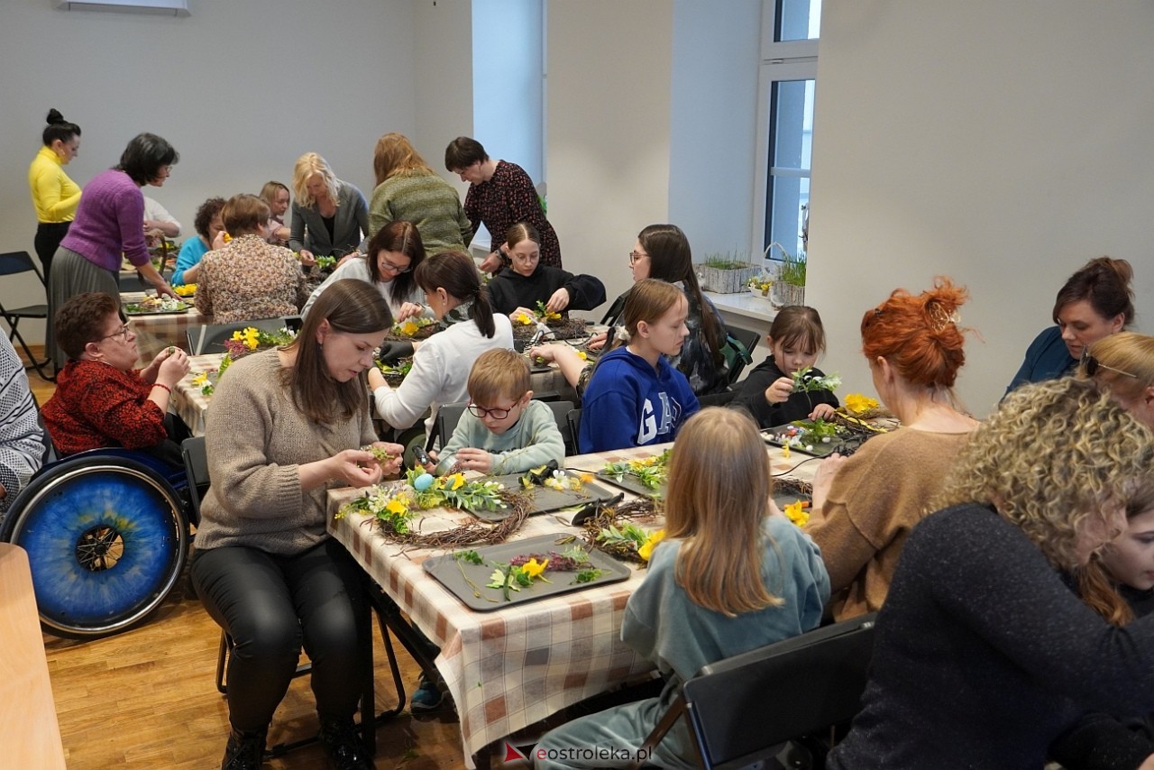 Niedziela w Muzeum Kultury Kurpiowskiej - Wiosenne Wianki [30.03.2025] - zdjęcie #22 - eOstroleka.pl