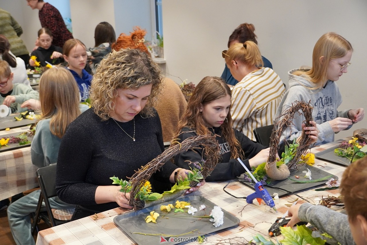 Niedziela w Muzeum Kultury Kurpiowskiej - Wiosenne Wianki [30.03.2025] - zdjęcie #21 - eOstroleka.pl