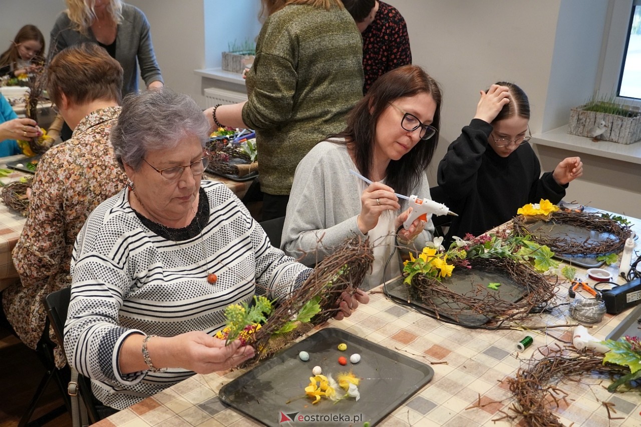 Niedziela w Muzeum Kultury Kurpiowskiej - Wiosenne Wianki [30.03.2025] - zdjęcie #15 - eOstroleka.pl