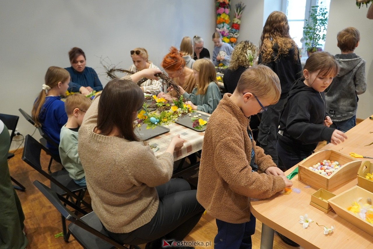 Niedziela w Muzeum Kultury Kurpiowskiej - Wiosenne Wianki [30.03.2025] - zdjęcie #7 - eOstroleka.pl