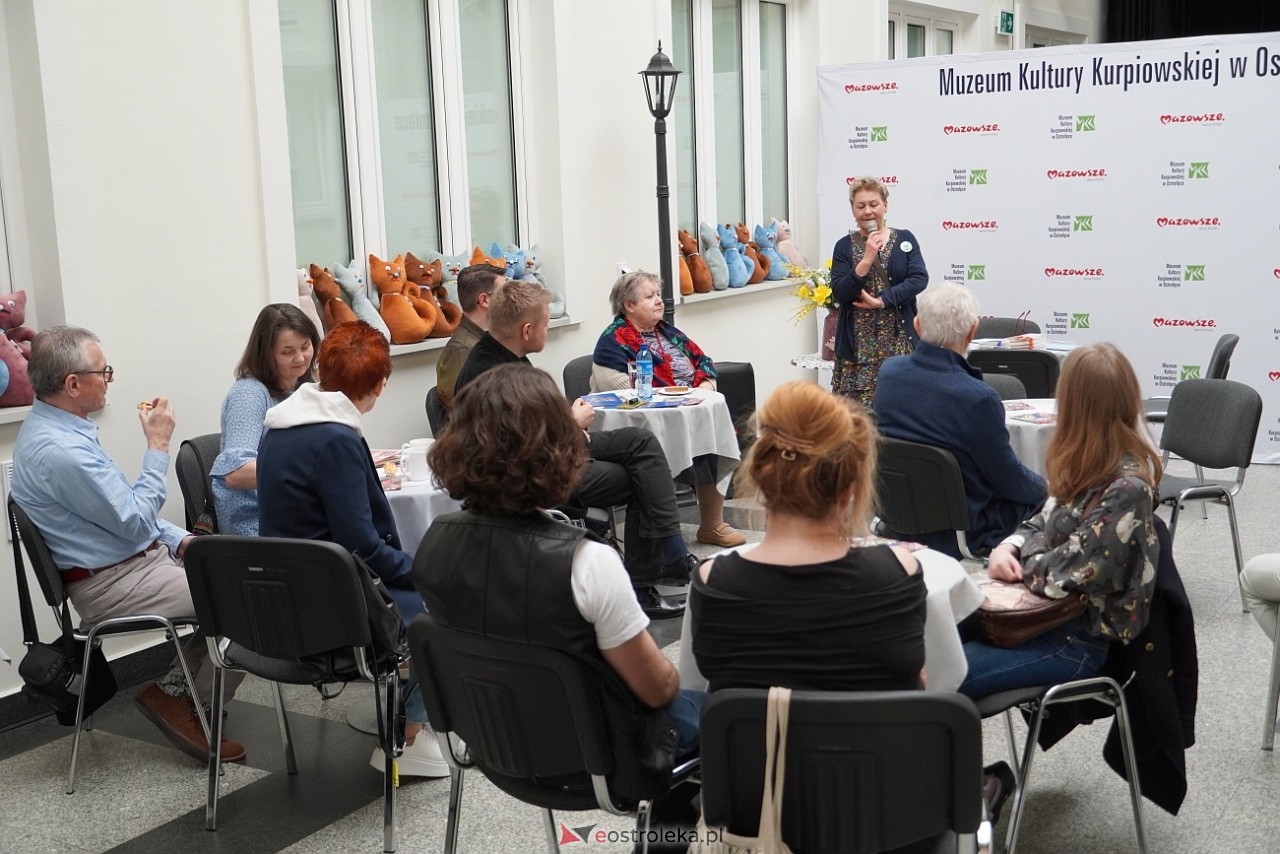 Shummer inspiruje - spotkanie podsumowujące plener malarski i konkurs literacki w MKK [30.03.2025] - zdjęcie #33 - eOstroleka.pl