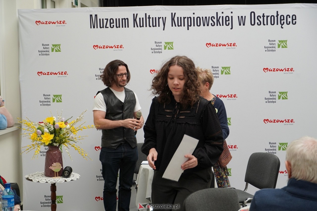 Shummer inspiruje - spotkanie podsumowujące plener malarski i konkurs literacki w MKK [30.03.2025] - zdjęcie #27 - eOstroleka.pl