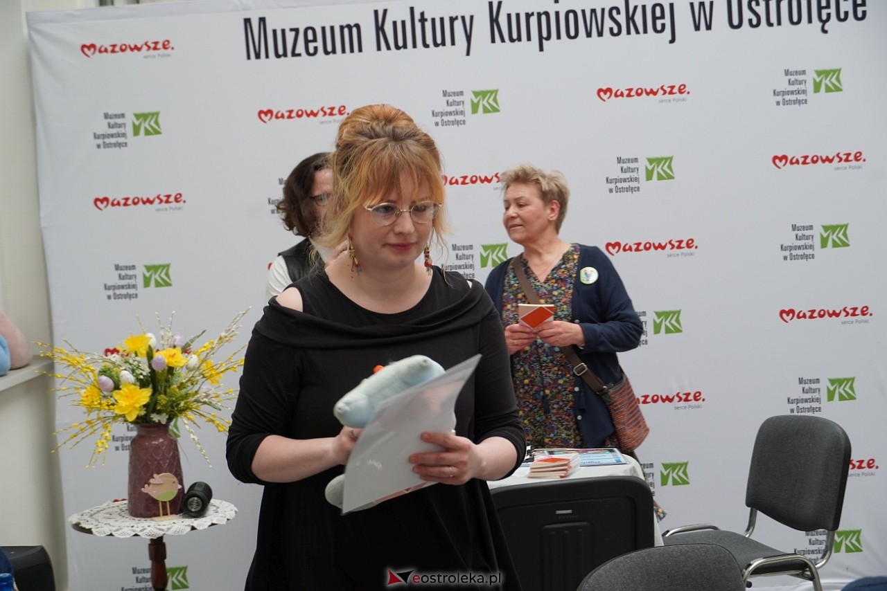 Shummer inspiruje - spotkanie podsumowujące plener malarski i konkurs literacki w MKK [30.03.2025] - zdjęcie #24 - eOstroleka.pl