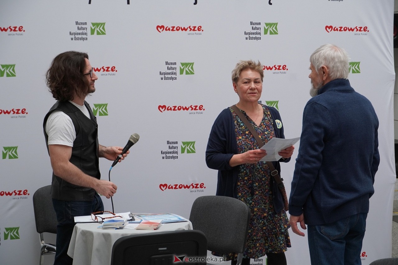 Shummer inspiruje - spotkanie podsumowujące plener malarski i konkurs literacki w MKK [30.03.2025] - zdjęcie #19 - eOstroleka.pl