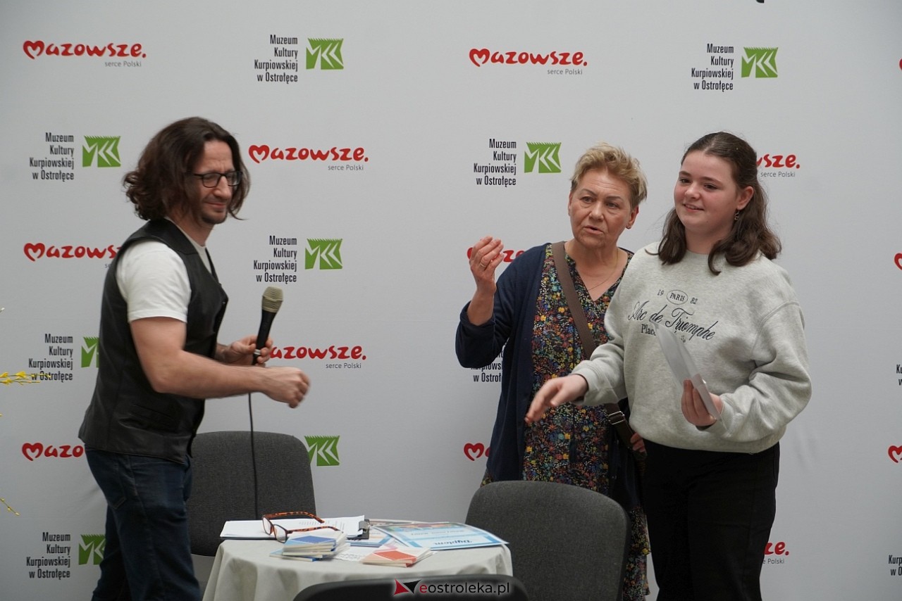 Shummer inspiruje - spotkanie podsumowujące plener malarski i konkurs literacki w MKK [30.03.2025] - zdjęcie #15 - eOstroleka.pl
