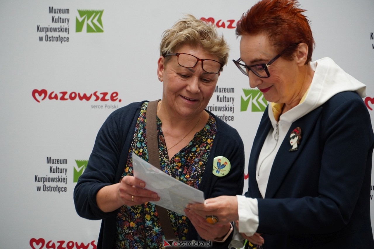 Shummer inspiruje - spotkanie podsumowujące plener malarski i konkurs literacki w MKK [30.03.2025] - zdjęcie #11 - eOstroleka.pl
