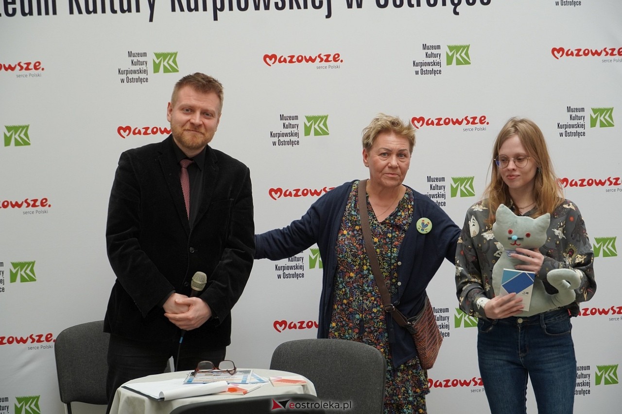 Shummer inspiruje - spotkanie podsumowujące plener malarski i konkurs literacki w MKK [30.03.2025] - zdjęcie #7 - eOstroleka.pl