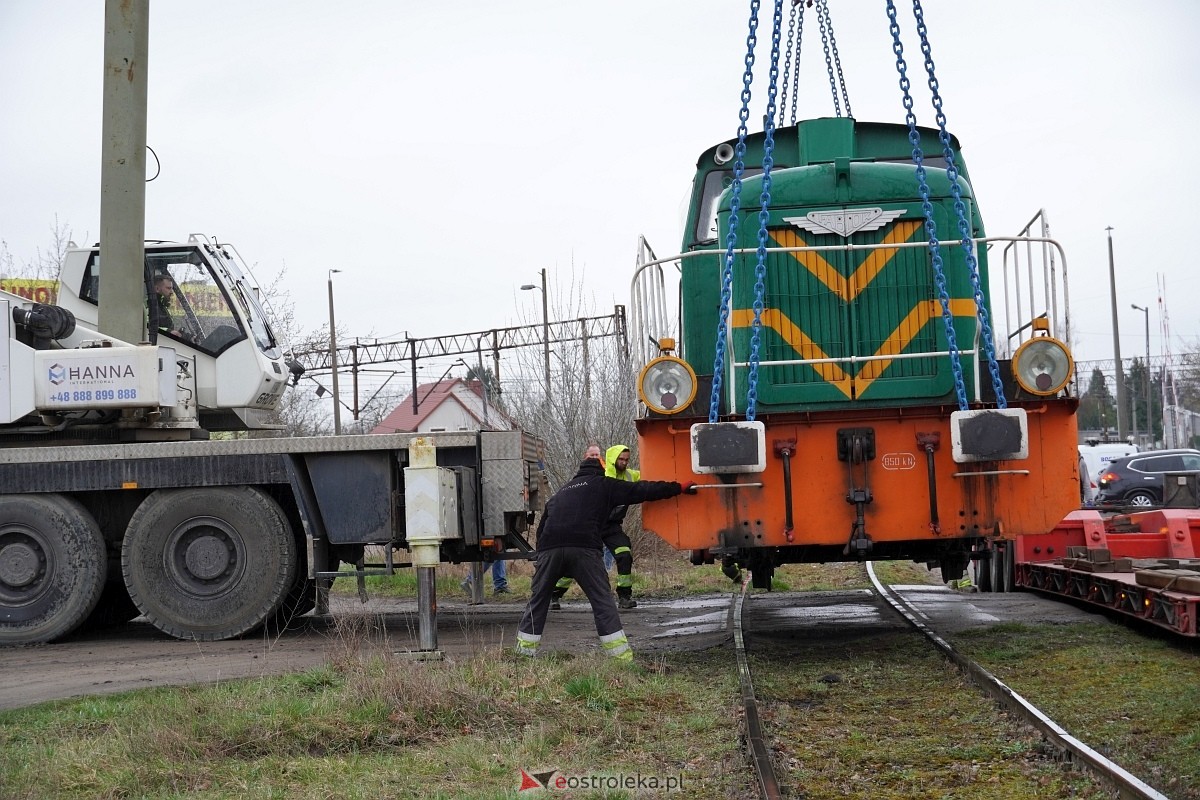 Niecodzienna operacja na torach przy Słowackiego [31.03.2025] - zdjęcie #7 - eOstroleka.pl