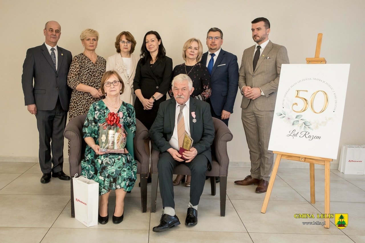 50 lat razem: Uroczyste obchody Złotych Godów w Lelisie [29.03.2025]] - zdjęcie #60 - eOstroleka.pl