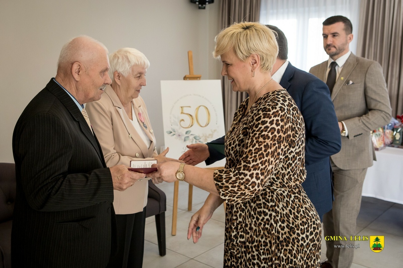 50 lat razem: Uroczyste obchody Złotych Godów w Lelisie [29.03.2025]] - zdjęcie #45 - eOstroleka.pl