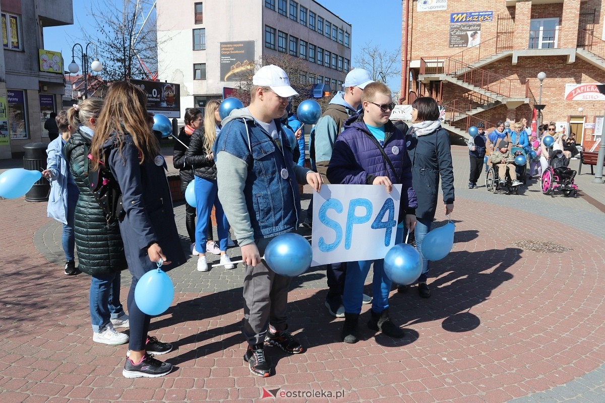 Niebieski Dzień dla autyzmu w Ostrołęce [02.04.2025] - zdjęcie #47 - eOstroleka.pl