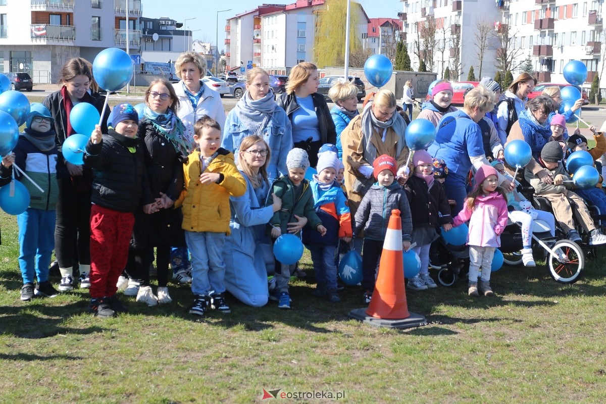 Niebieski Dzień dla autyzmu w Ostrołęce [02.04.2025] - zdjęcie #27 - eOstroleka.pl