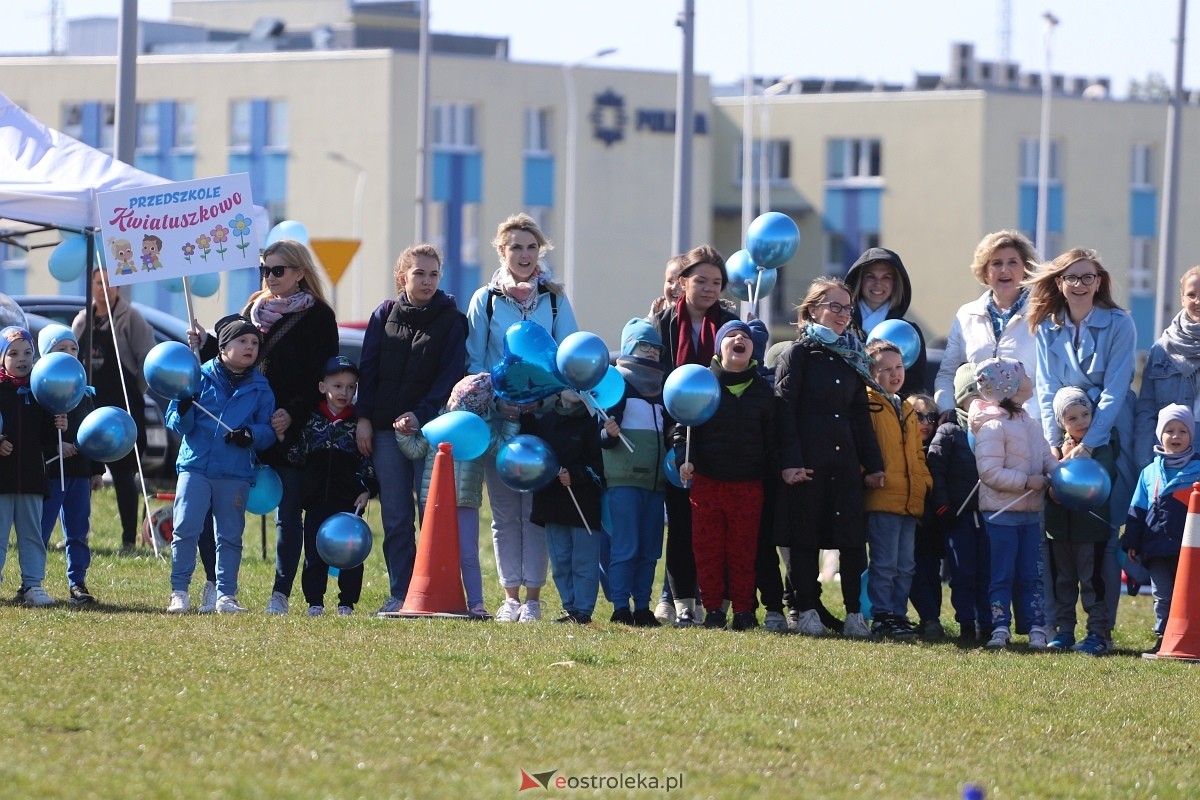 Niebieski Dzień dla autyzmu w Ostrołęce [02.04.2025] - zdjęcie #19 - eOstroleka.pl