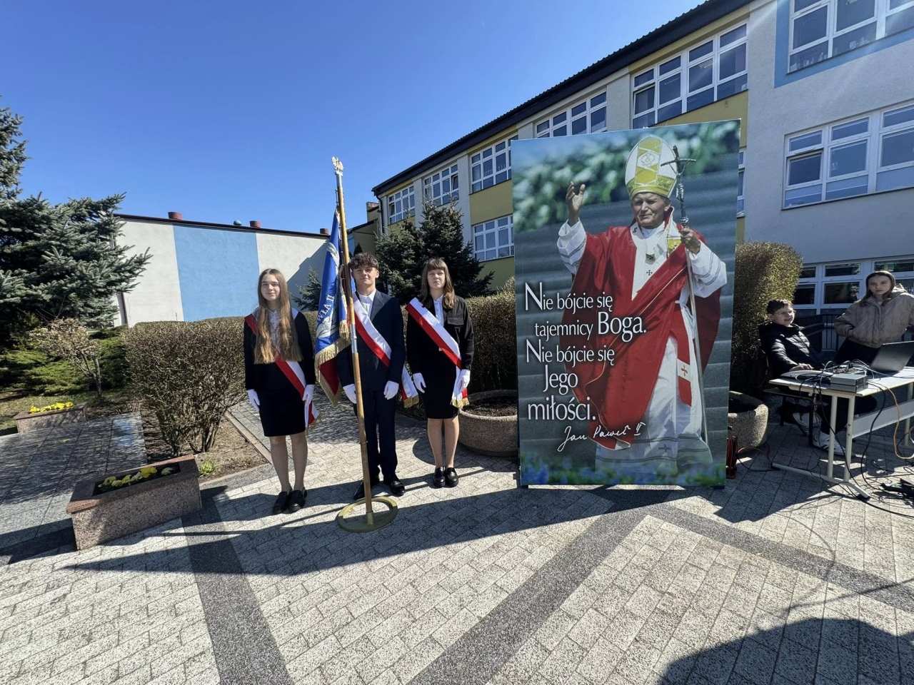 Ostrołęka uczciła pamięć Jana Pawła II w 20. rocznicę śmierci [02.04.2025]] - zdjęcie #5 - eOstroleka.pl