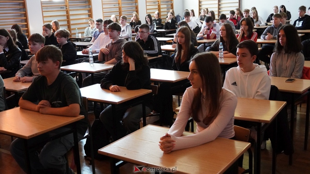 Konkurs wiedzy humanistycznej Kulturalny przekładaniec w II LO [03.04.2025] - zdjęcie #54 - eOstroleka.pl