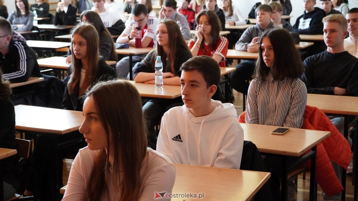 Konkurs wiedzy humanistycznej Kulturalny przekładaniec w II LO [03.04.2025] - zdjęcie #53 - eOstroleka.pl