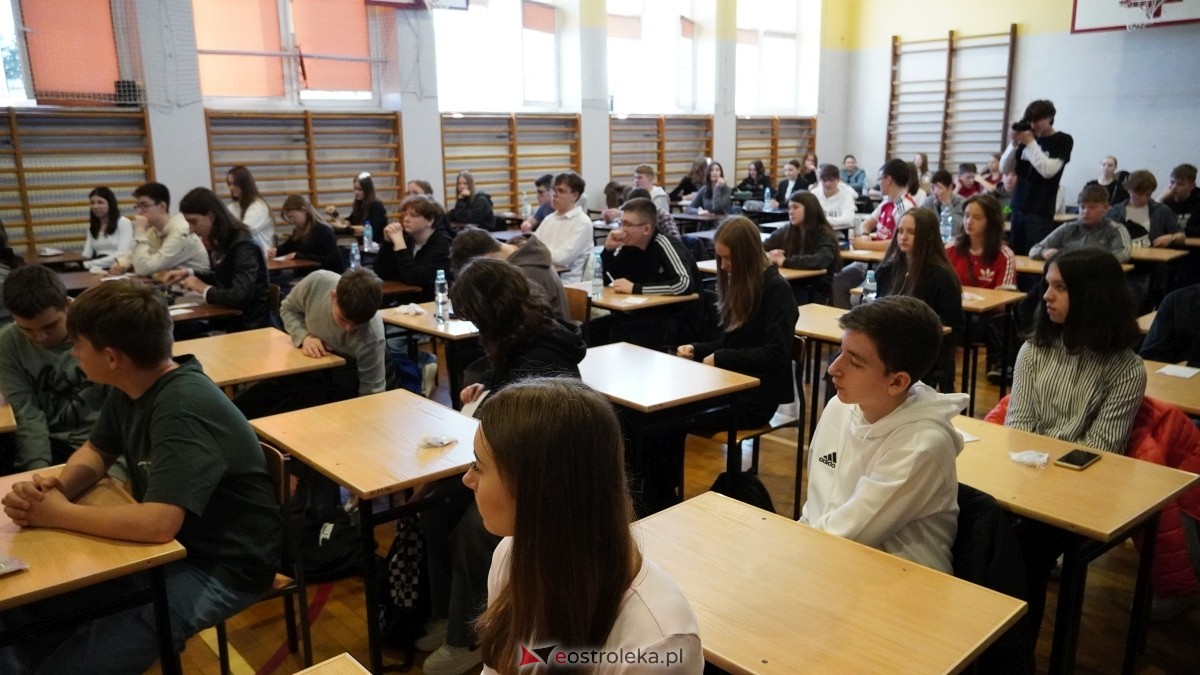 Konkurs wiedzy humanistycznej Kulturalny przekładaniec w II LO [03.04.2025] - zdjęcie #45 - eOstroleka.pl