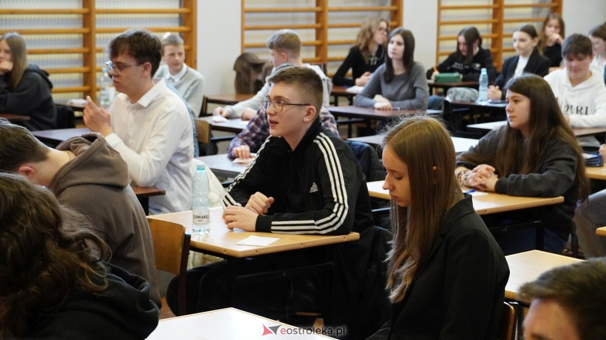 Konkurs wiedzy humanistycznej Kulturalny przekładaniec w II LO [03.04.2025] - zdjęcie #44 - eOstroleka.pl