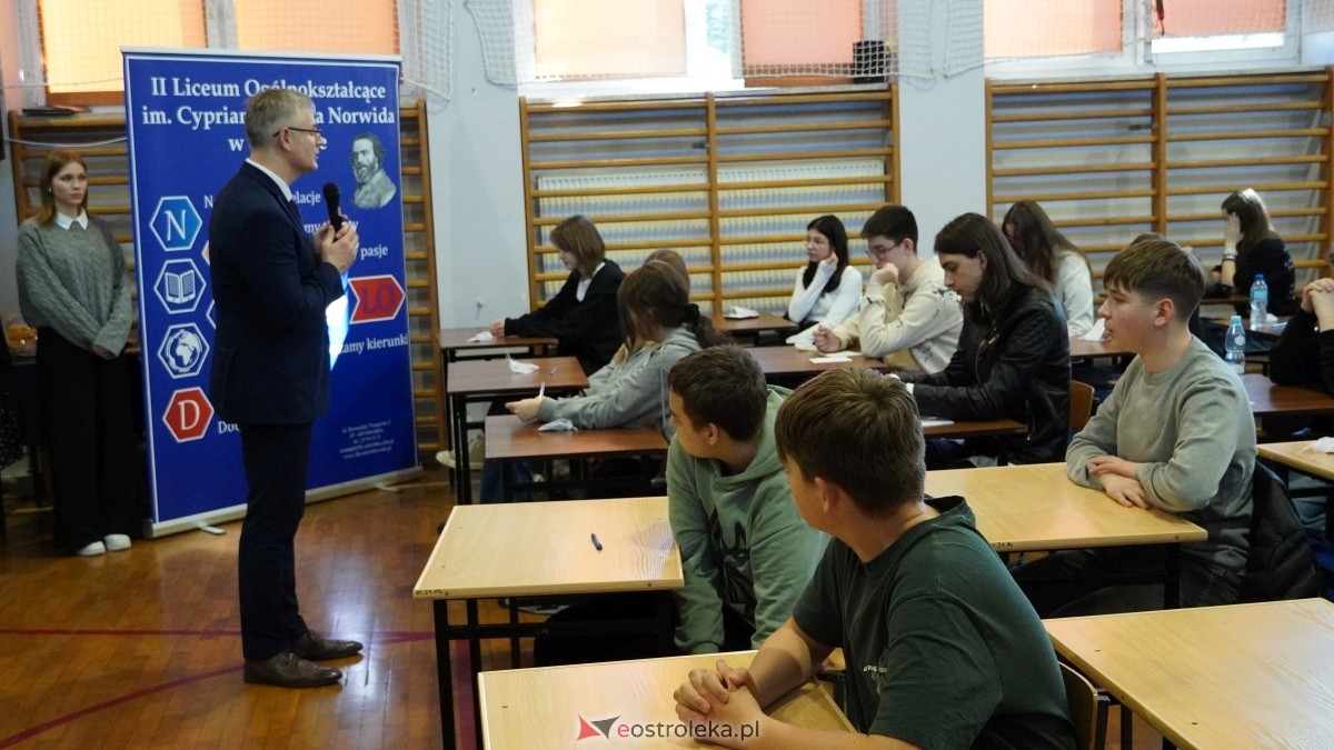 Konkurs wiedzy humanistycznej Kulturalny przekładaniec w II LO [03.04.2025] - zdjęcie #42 - eOstroleka.pl