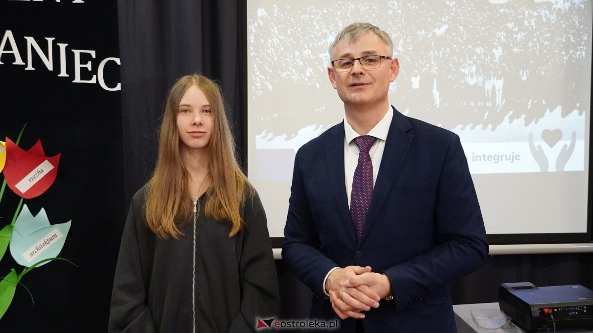 Konkurs wiedzy humanistycznej Kulturalny przekładaniec w II LO [03.04.2025] - zdjęcie #33 - eOstroleka.pl