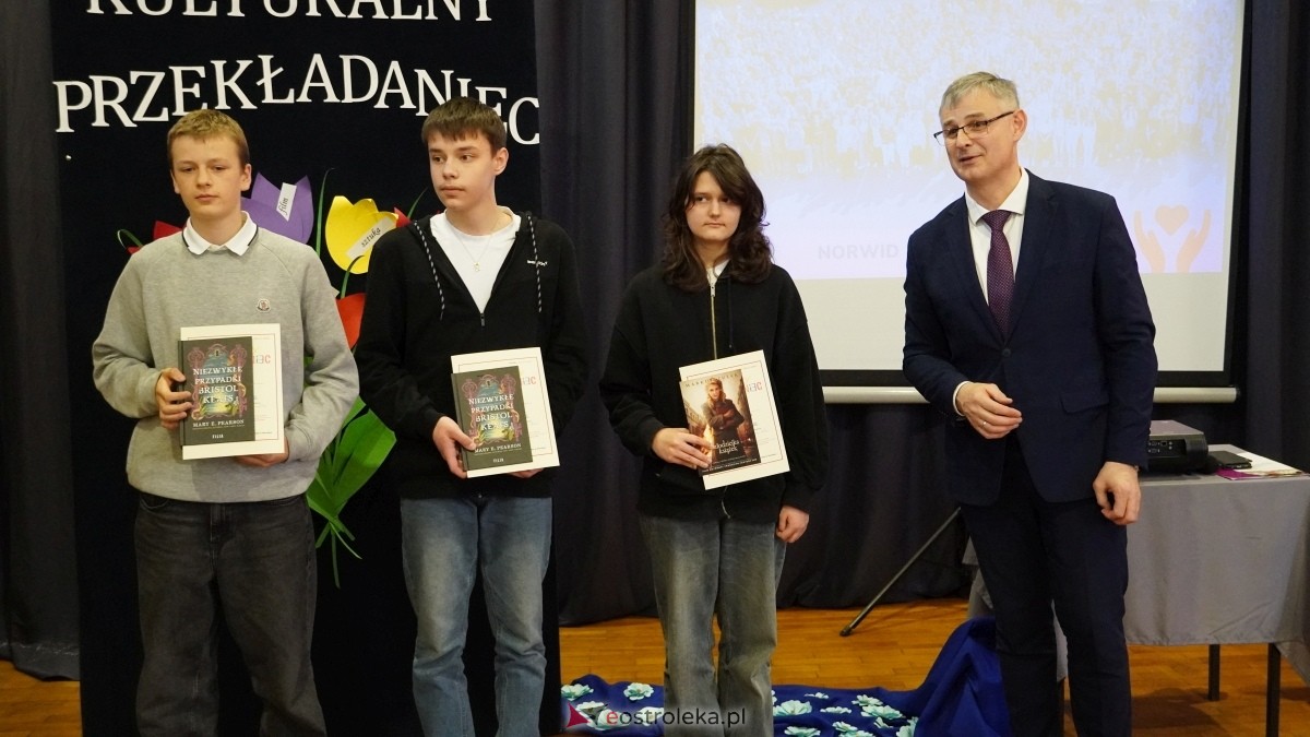 Konkurs wiedzy humanistycznej Kulturalny przekładaniec w II LO [03.04.2025] - zdjęcie #28 - eOstroleka.pl