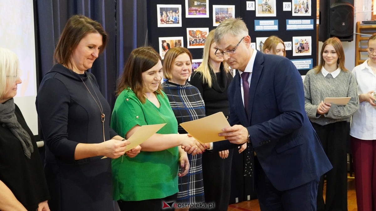 Konkurs wiedzy humanistycznej Kulturalny przekładaniec w II LO [03.04.2025] - zdjęcie #14 - eOstroleka.pl