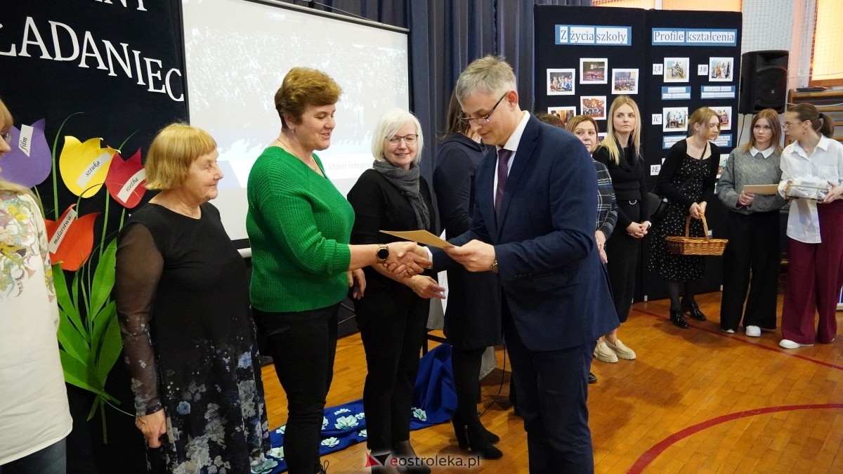 Konkurs wiedzy humanistycznej Kulturalny przekładaniec w II LO [03.04.2025] - zdjęcie #12 - eOstroleka.pl