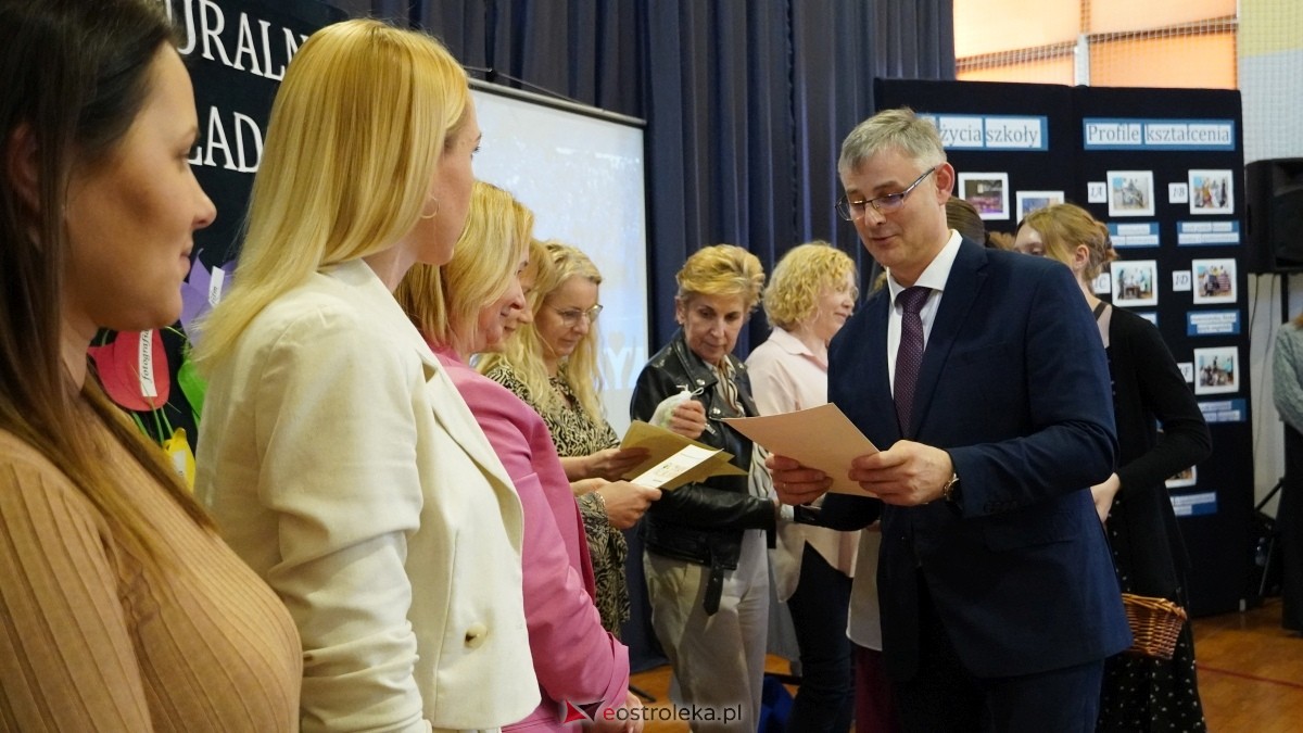 Konkurs wiedzy humanistycznej Kulturalny przekładaniec w II LO [03.04.2025] - zdjęcie #3 - eOstroleka.pl