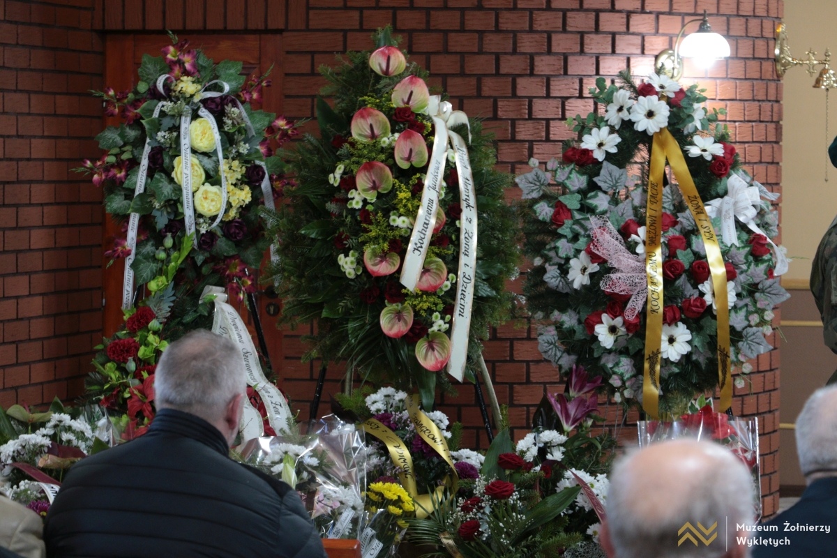 Ostatnia droga śp. ppor Jana Olecha [04.04.2025] - zdjęcie #6 - eOstroleka.pl