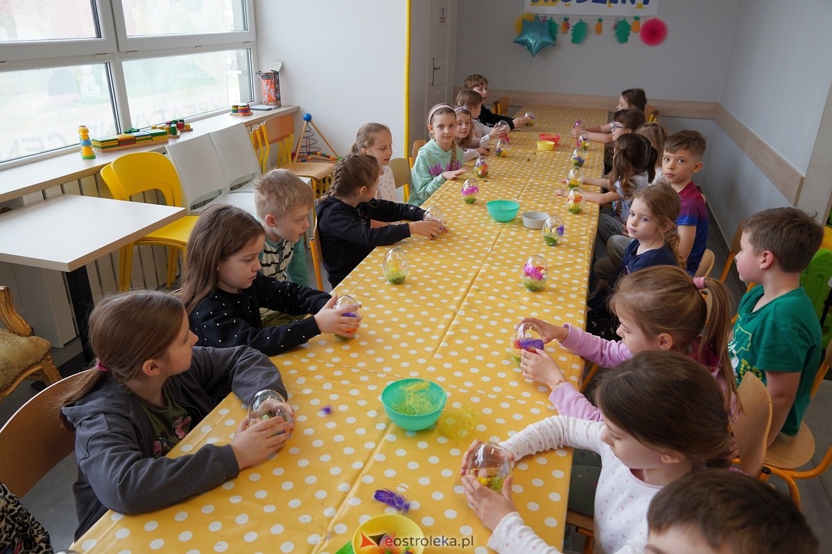 Warsztaty wielkanocne dla najmłodszych w Ostrołęce [05.04.2025] - zdjęcie #36 - eOstroleka.pl