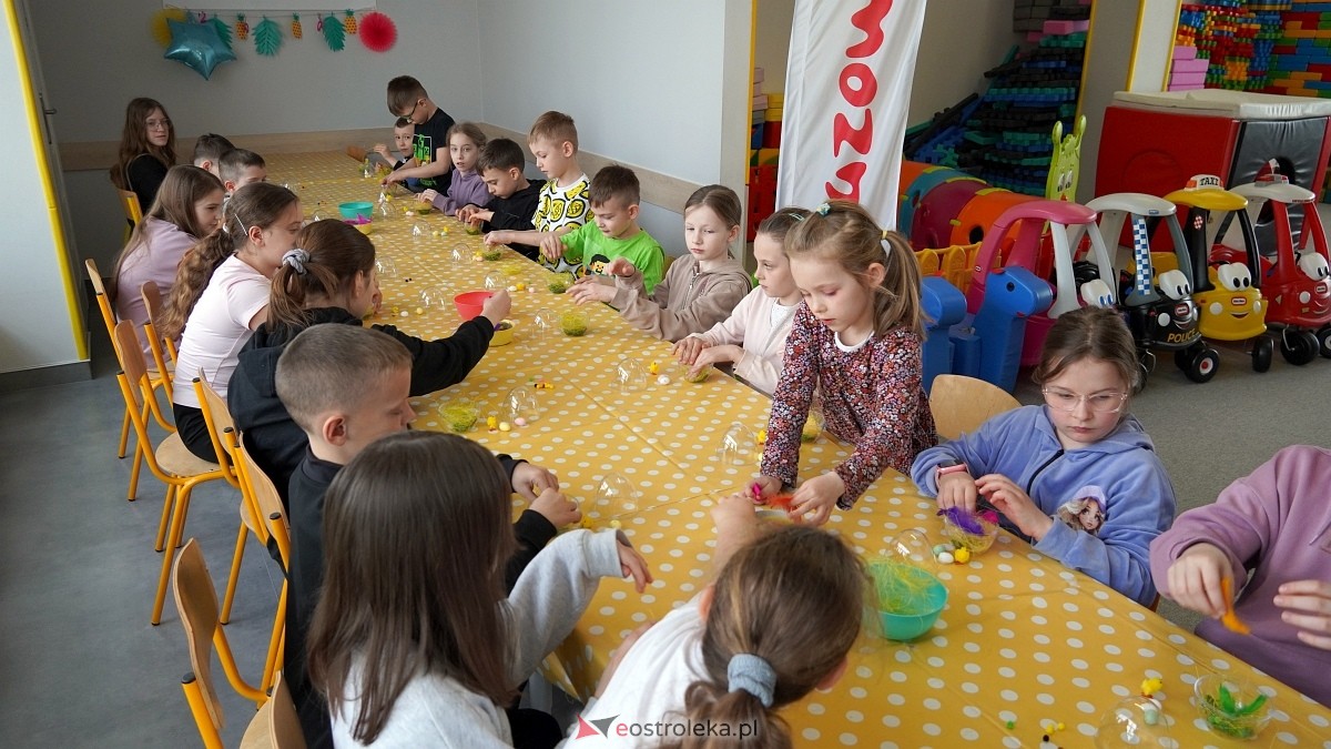 Warsztaty wielkanocne dla najmłodszych w Ostrołęce [05.04.2025] - zdjęcie #28 - eOstroleka.pl