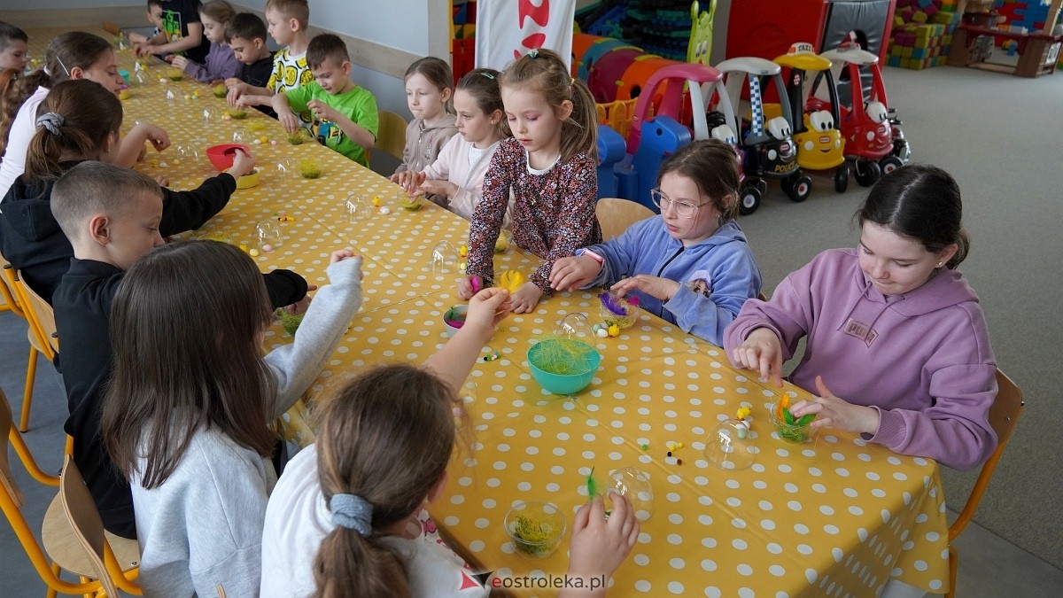 Warsztaty wielkanocne dla najmłodszych w Ostrołęce [05.04.2025] - zdjęcie #27 - eOstroleka.pl