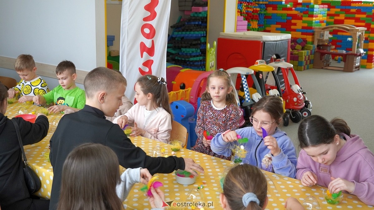 Warsztaty wielkanocne dla najmłodszych w Ostrołęce [05.04.2025] - zdjęcie #18 - eOstroleka.pl