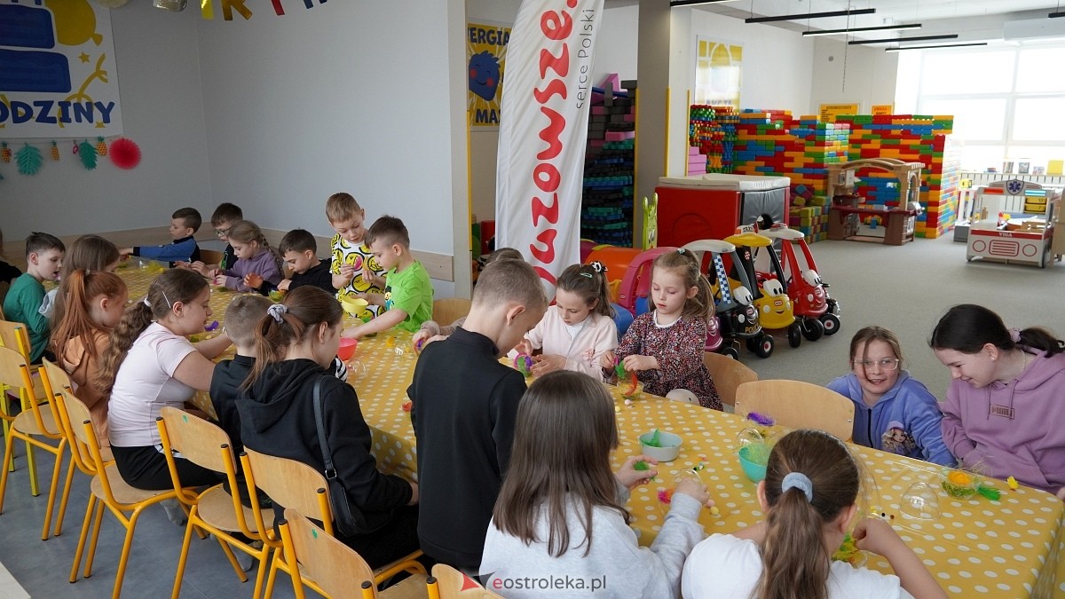 Warsztaty wielkanocne dla najmłodszych w Ostrołęce [05.04.2025] - zdjęcie #13 - eOstroleka.pl