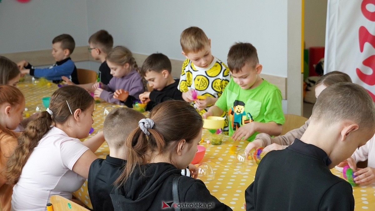 Warsztaty wielkanocne dla najmłodszych w Ostrołęce [05.04.2025] - zdjęcie #12 - eOstroleka.pl