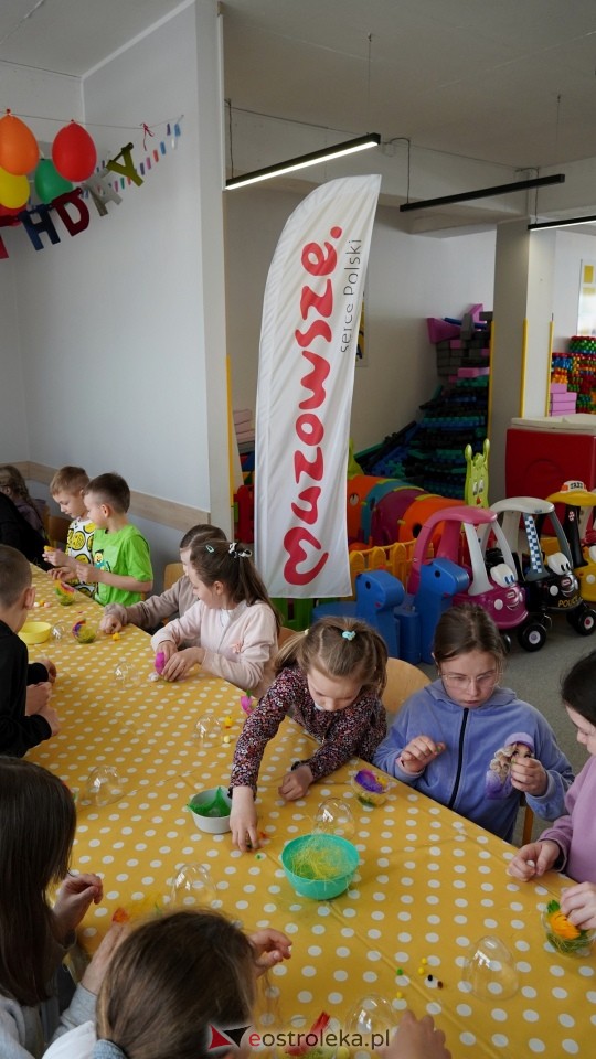 Warsztaty wielkanocne dla najmłodszych w Ostrołęce [05.04.2025] - zdjęcie #7 - eOstroleka.pl