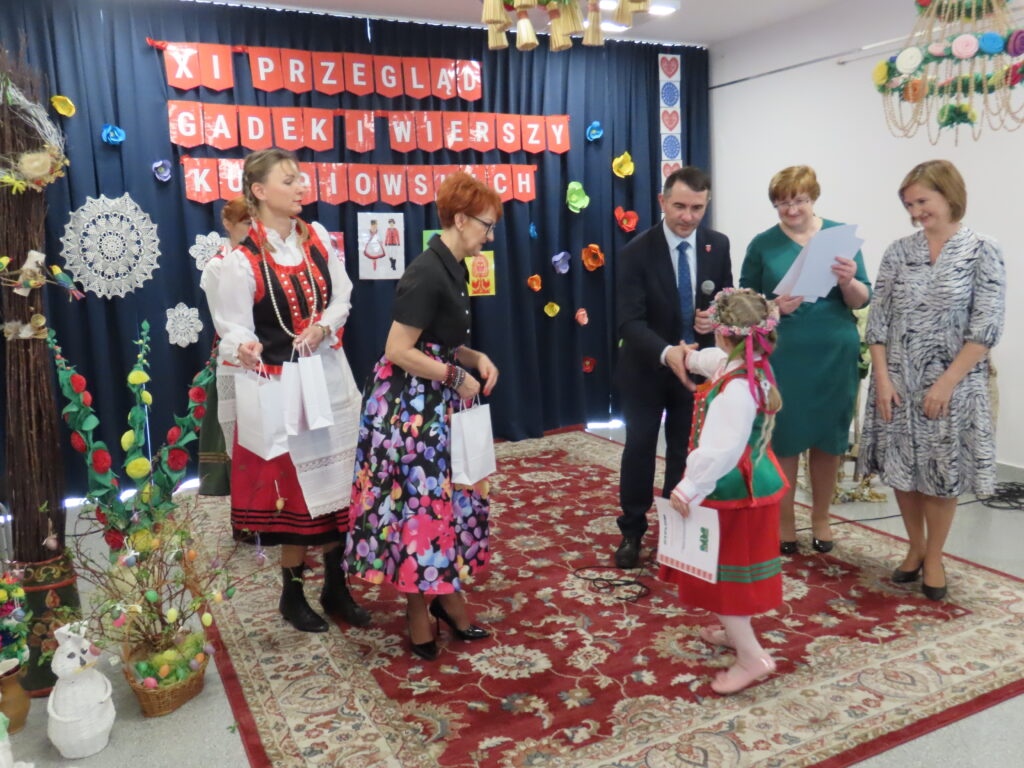 Przegląd Gadek Kurpiowskich w Olszewie-Borkach, fot. Gminna Biblioteka Publiczna - zdjęcie #15 - eOstroleka.pl