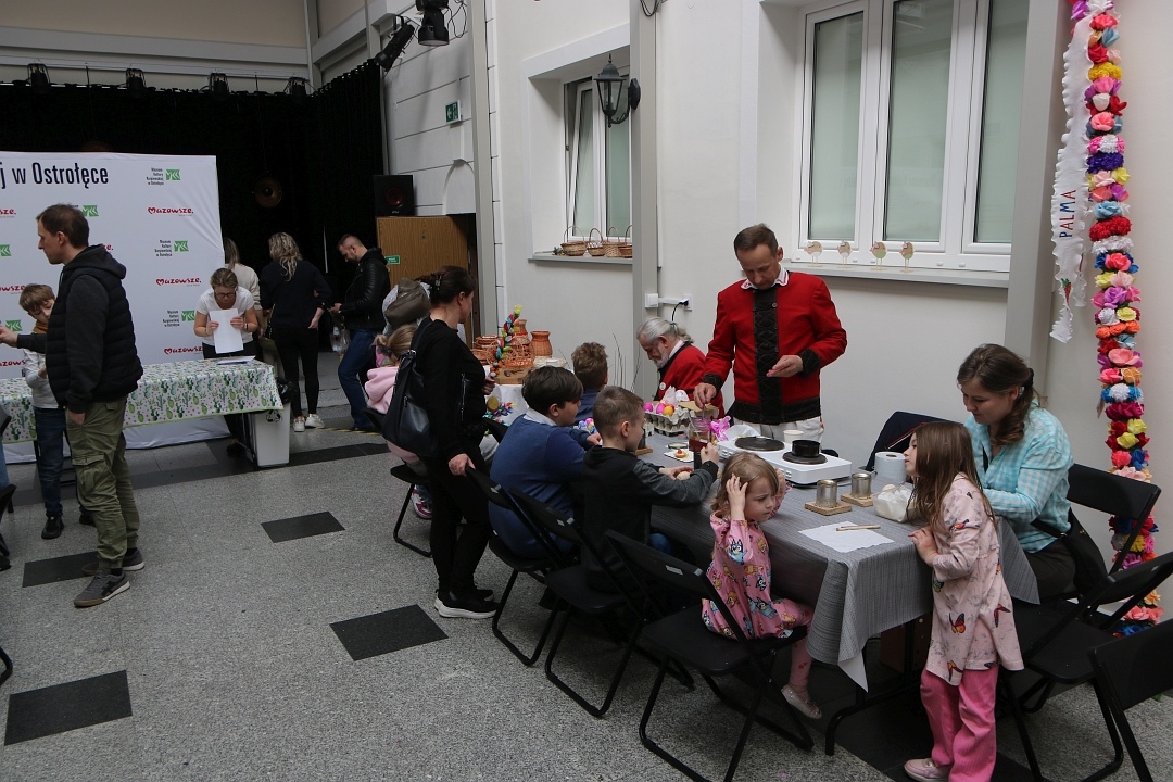 Idą Święta Żelgejnocy [06.04.25] - zdjęcie #15 - eOstroleka.pl