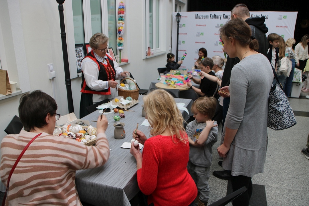 Idą Święta Żelgejnocy [06.04.25] - zdjęcie #1 - eOstroleka.pl
