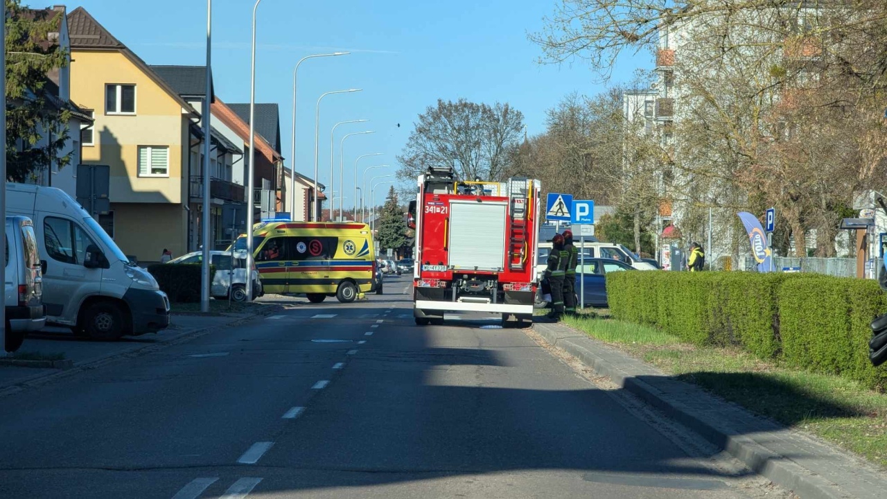 Wypadek przy Piłsudskiego [7.04.2025] - zdjęcie #2 - eOstroleka.pl